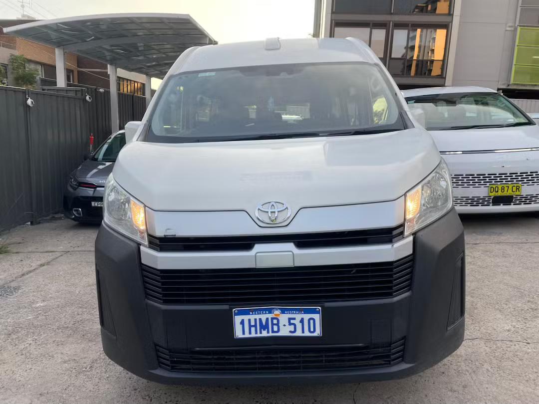 Toyota HIACE 2021 in Mascot