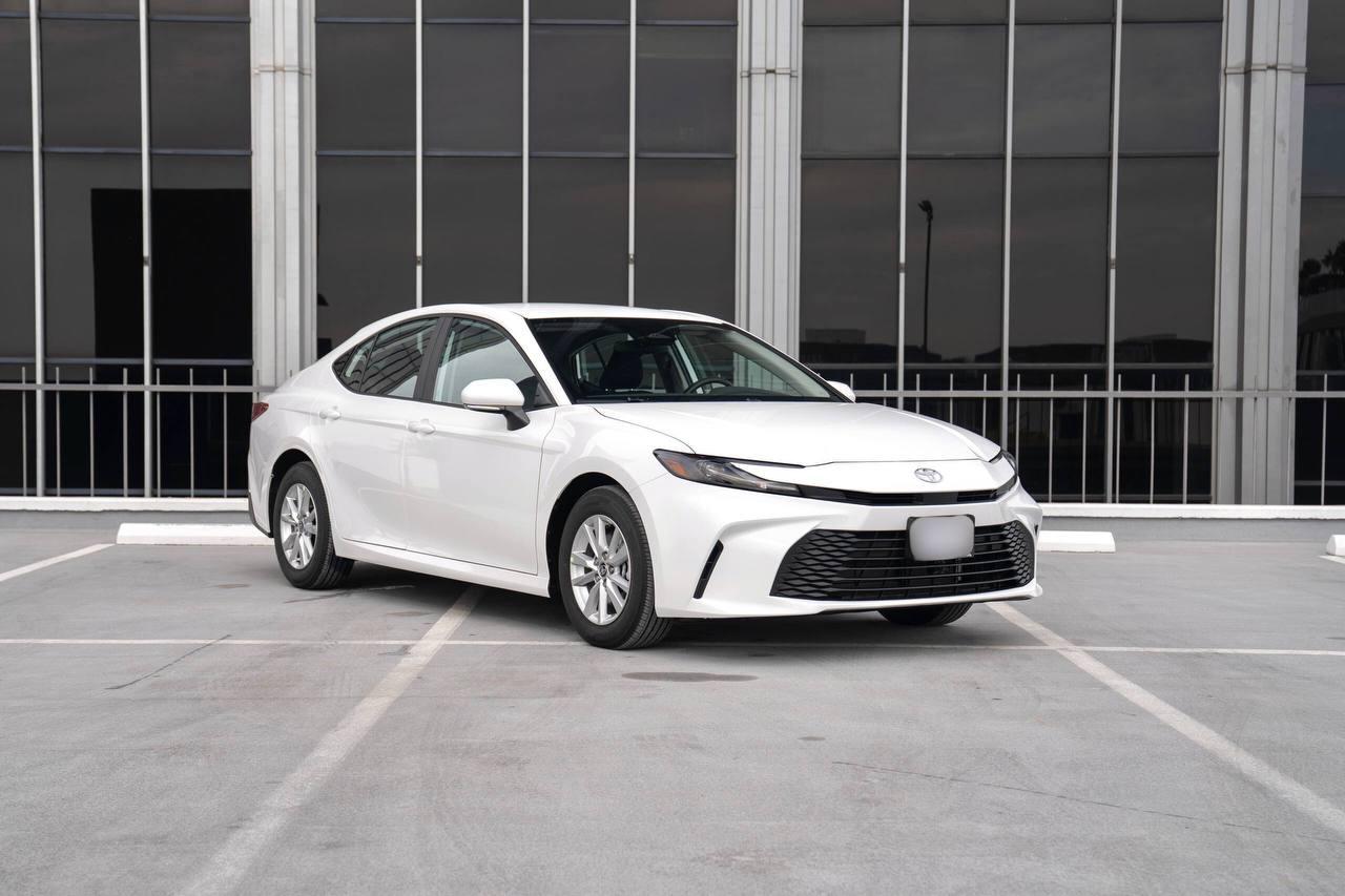 Toyota Camry Hybrid 2026 in 