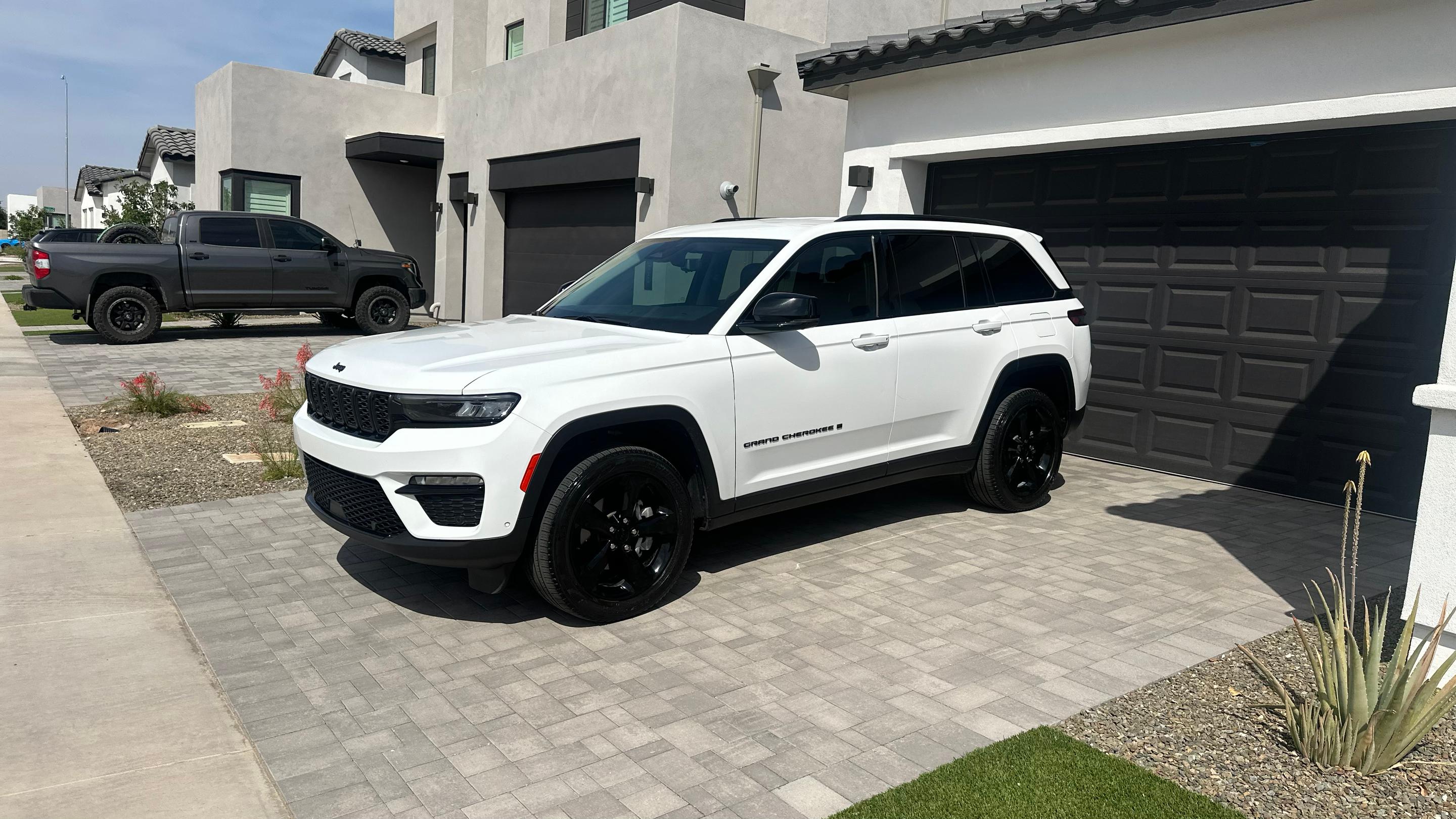 Jeep Grand Cherokee 2023 in Mesa, AZ