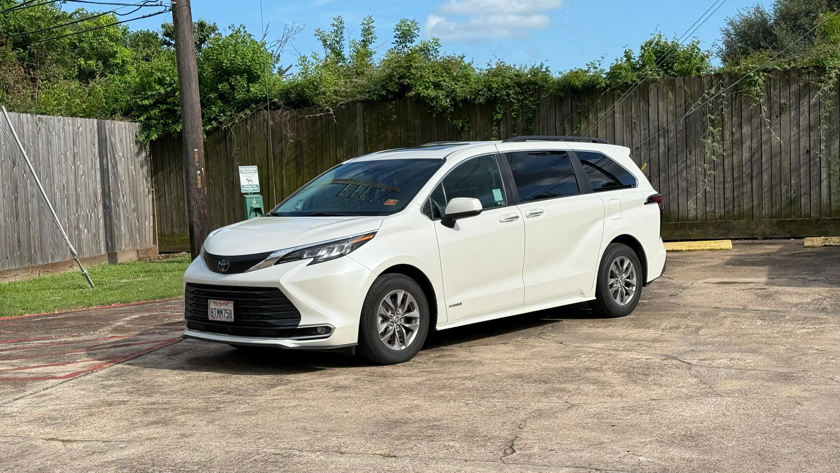 Toyota Sienna 2021 in Los Angeles, CA