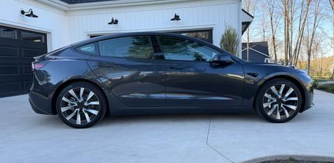 Tesla Model 3 2024