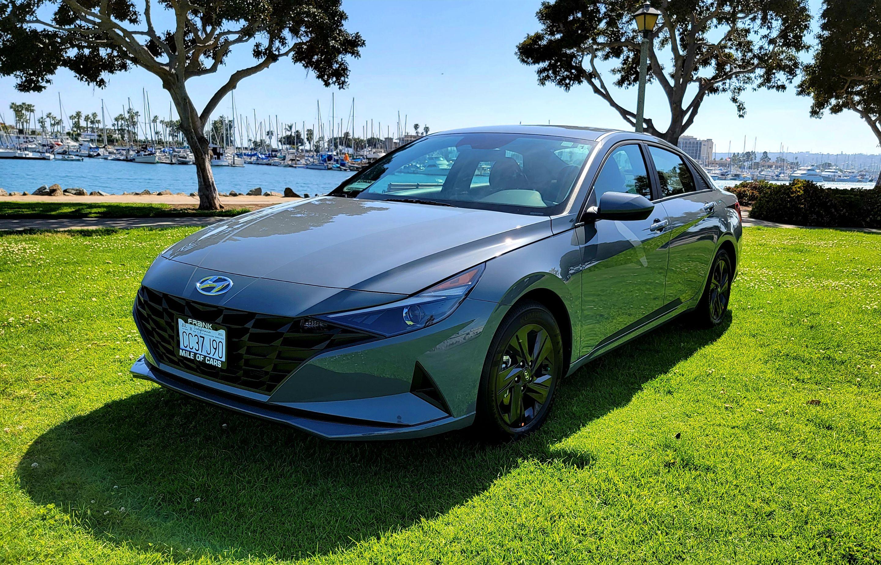Hyundai Elantra 2022 in 