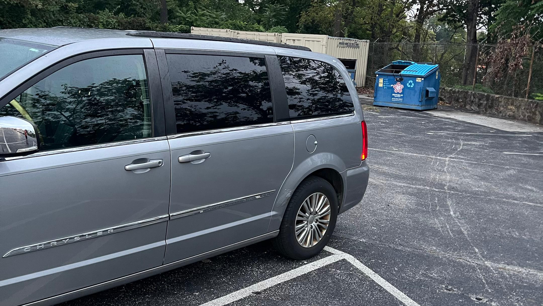Chrysler Town & Country 2014 in Upper Darby, PA