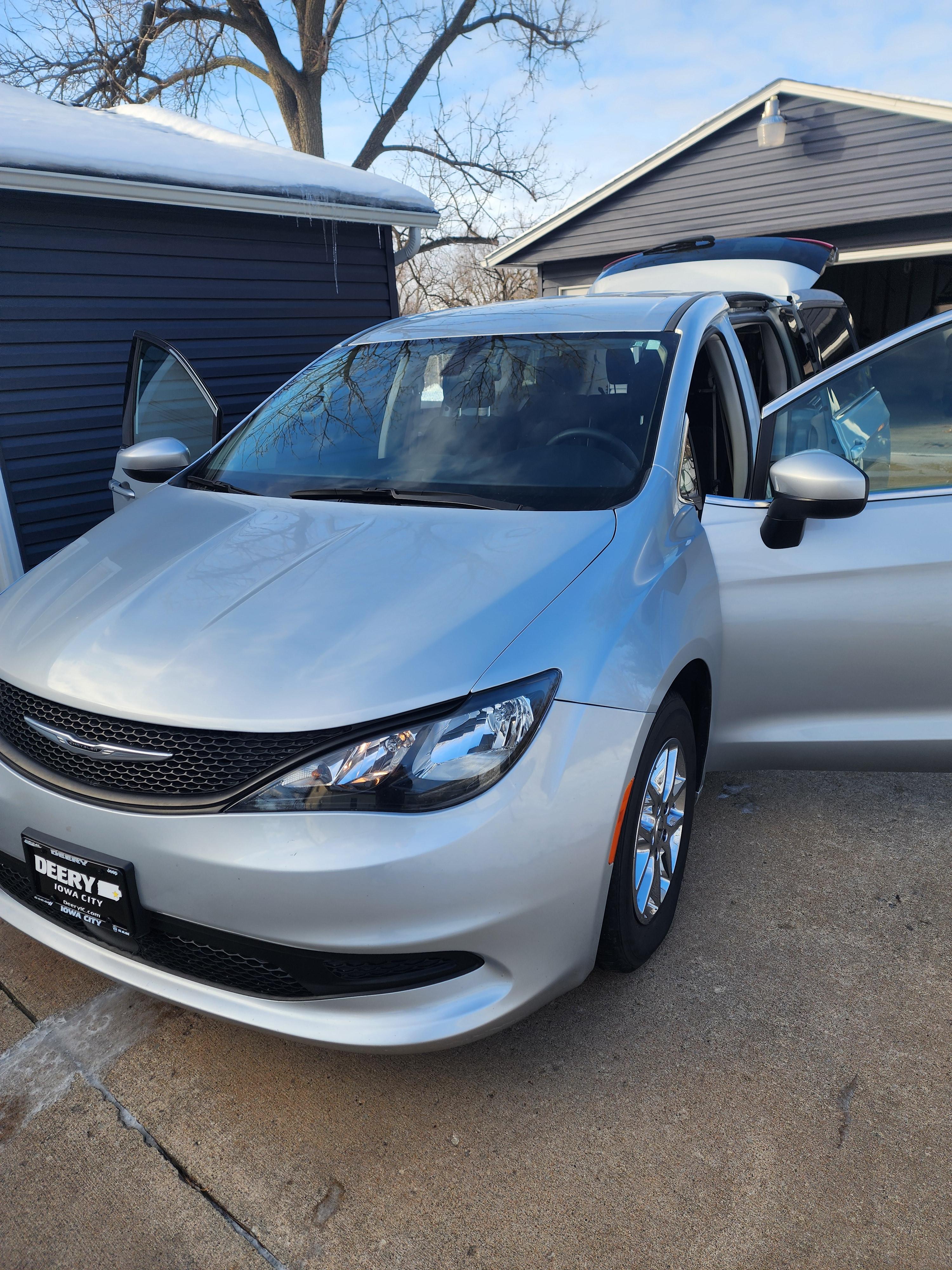 Chrysler Voyager 2022 in Cedar Rapids, IA
