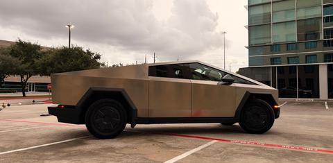 Tesla Cybertruck 2025