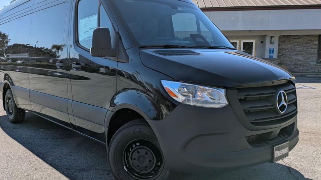 Mercedes-Benz Sprinter 2025 in Chino, CA