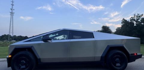 Tesla Cybertruck 2026
