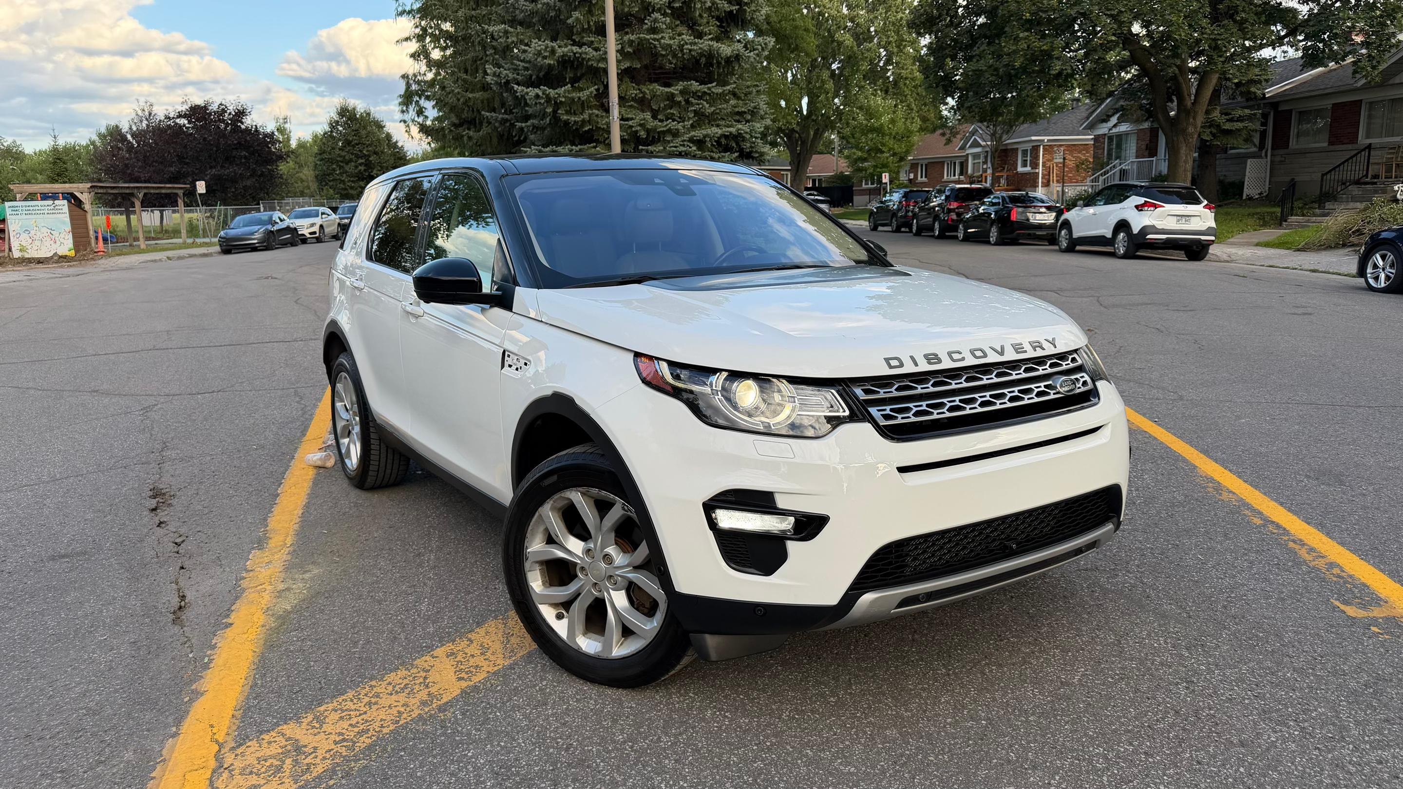 Land Rover Discovery Sport 2017 in Montréal, QC