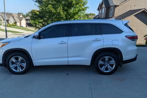 Toyota Highlander car