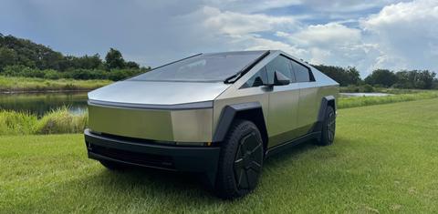 Tesla Cybertruck 2025
