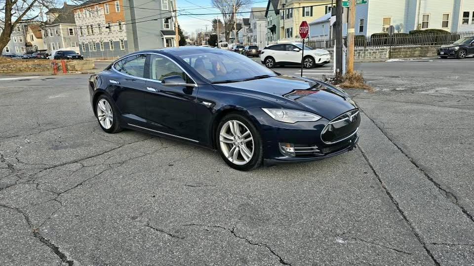Tesla Model S 2014 in Newton, MA
