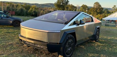 Tesla Cybertruck 2025
