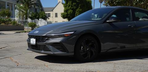 Hyundai Elantra Hybrid 2026