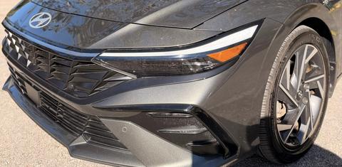 Hyundai Elantra 2024