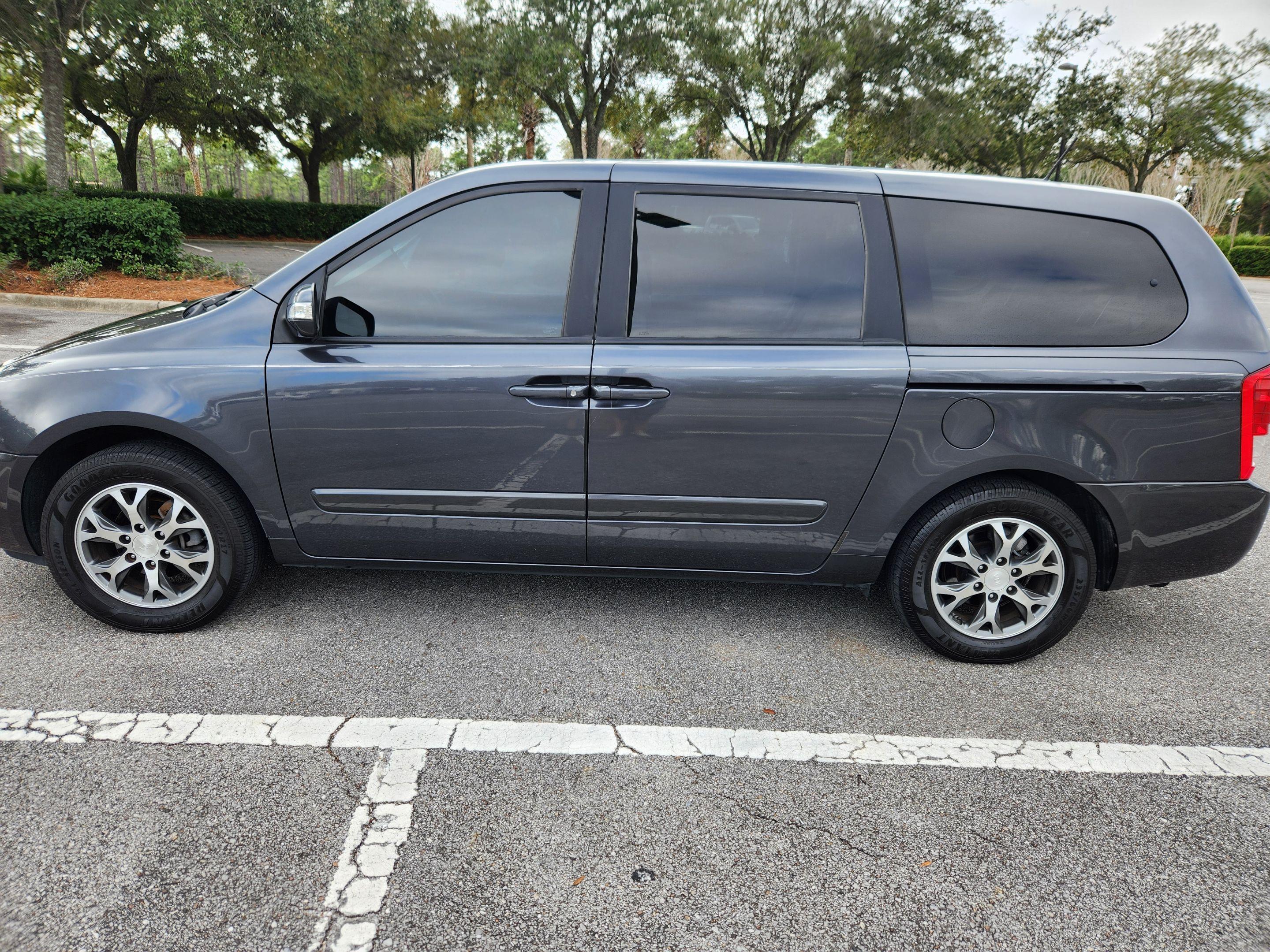 Kia Sedona 2014 in Santa Rosa Beach, FL