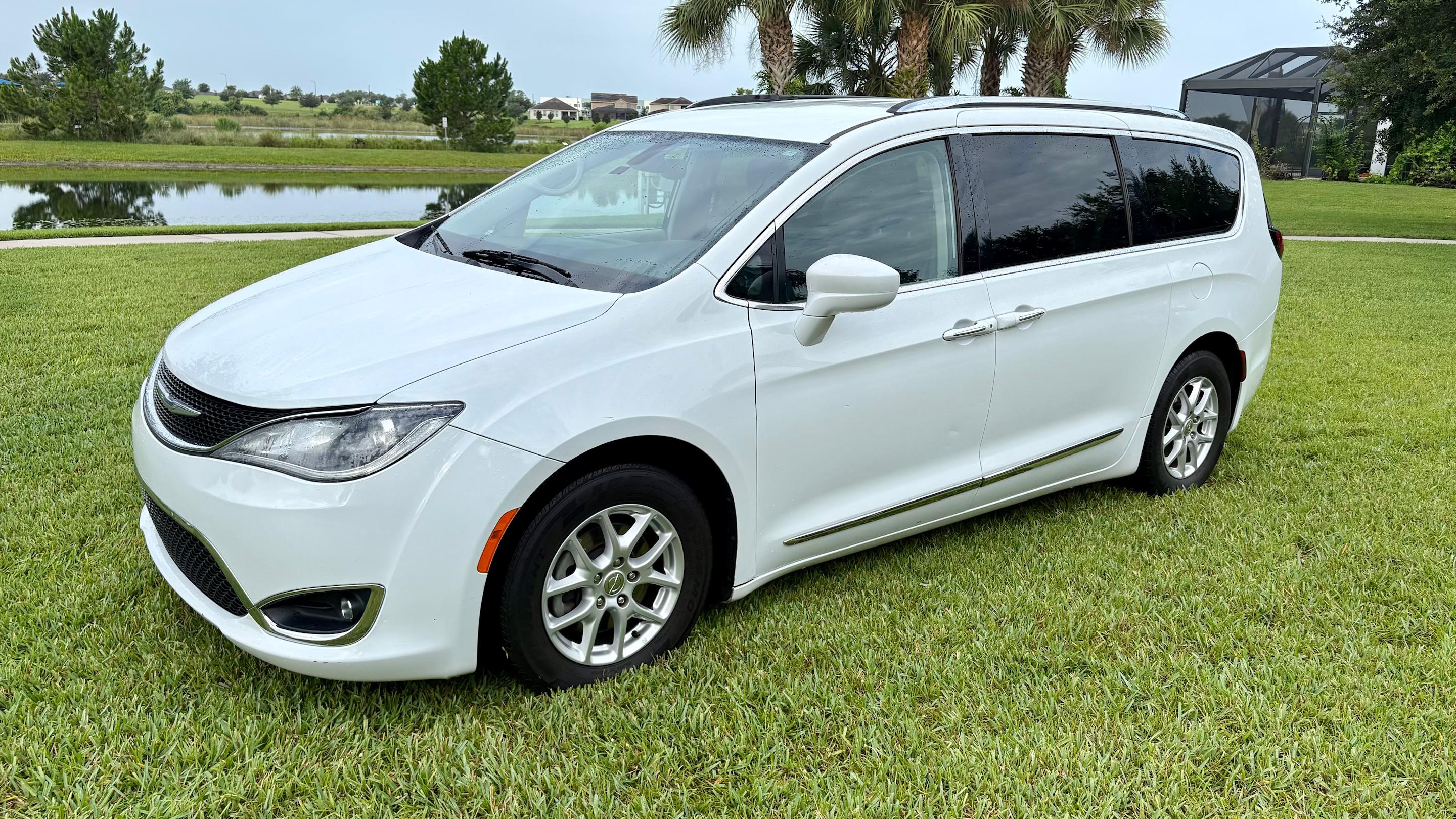 Chrysler Pacifica 2020 in Winter Garden, FL