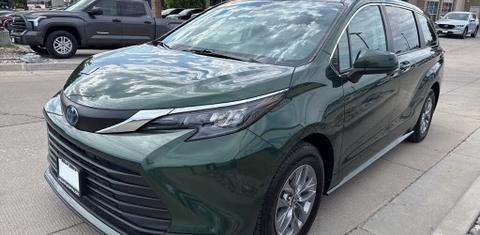 Toyota Sienna 2025