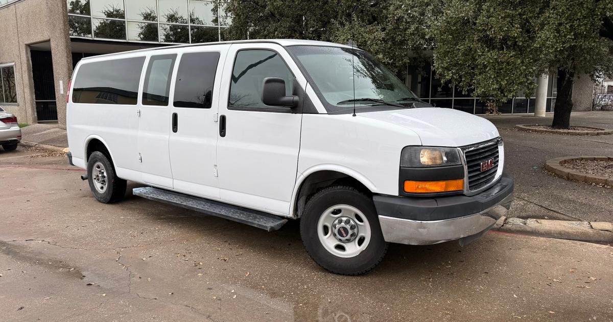 GMC Savana 2016 rental in Dallas, TX by Robert Turo