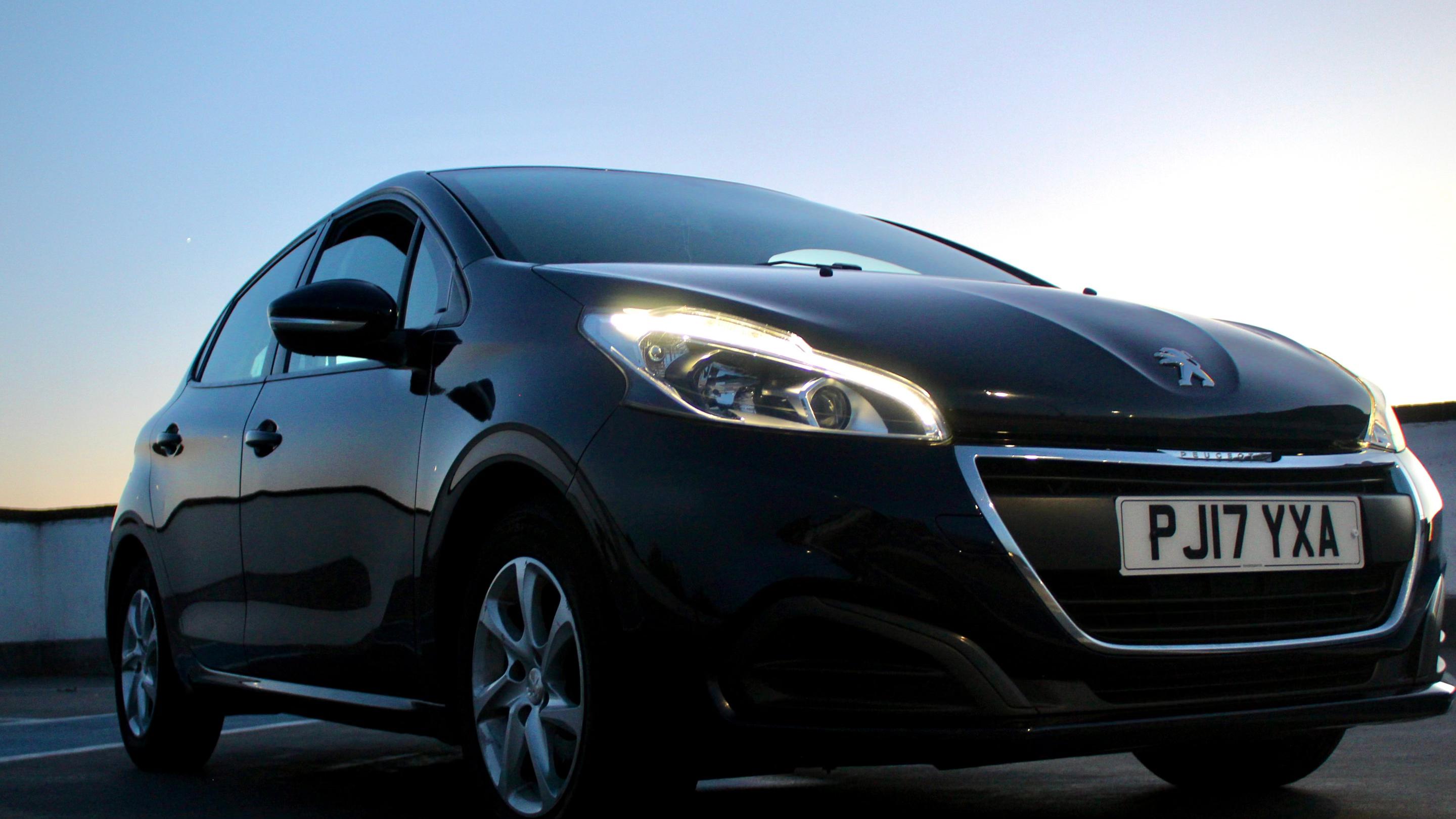 Peugeot 208 2017 in London