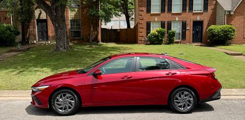 Hyundai Elantra 2024