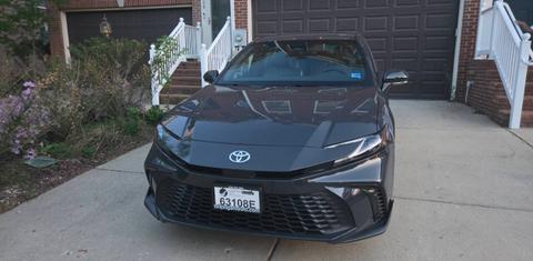 Toyota Camry Hybrid 2026