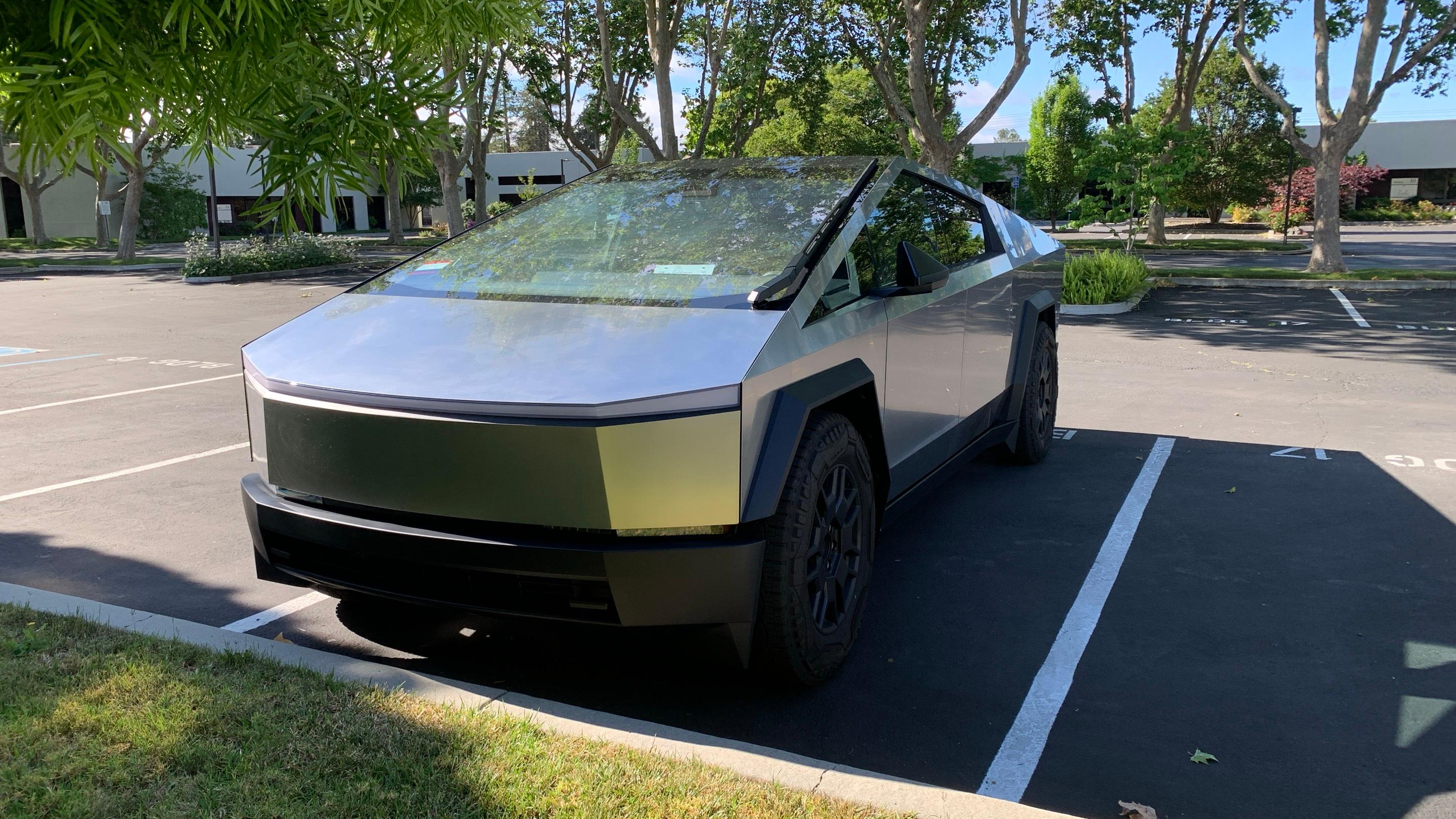 Tesla Cybertruck 2024 in Santa Clara, CA