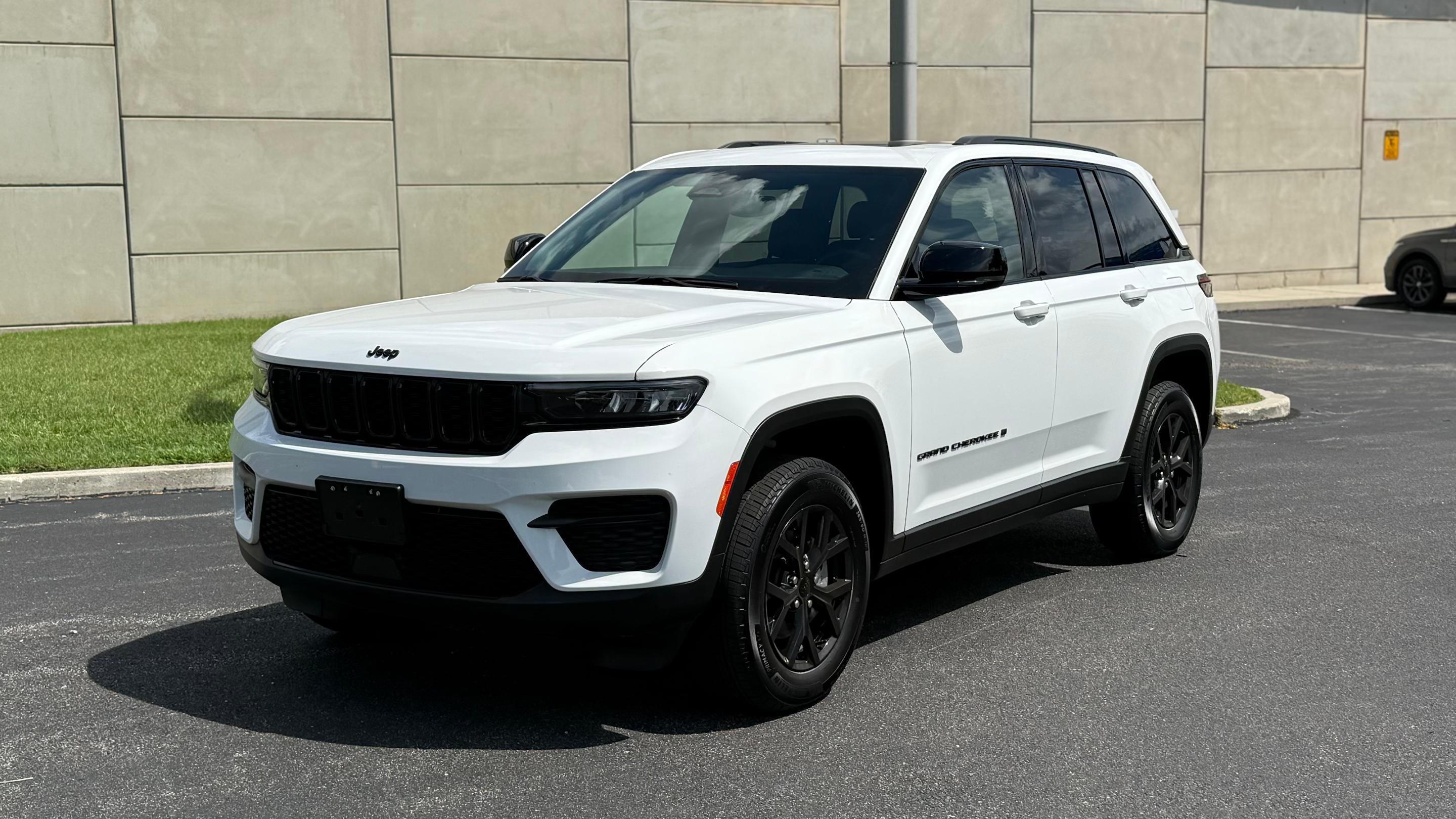 Jeep Grand Cherokee 2024 in Philadelphia, PA