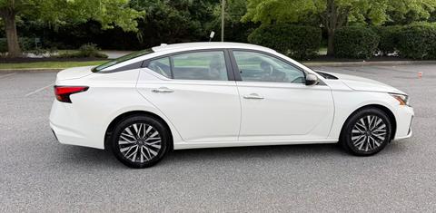 Nissan Altima 2025