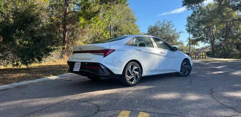 Hyundai Elantra 2025