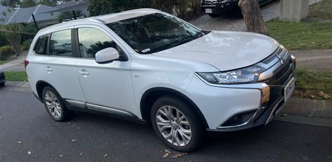 Mitsubishi OUTLANDER 2019