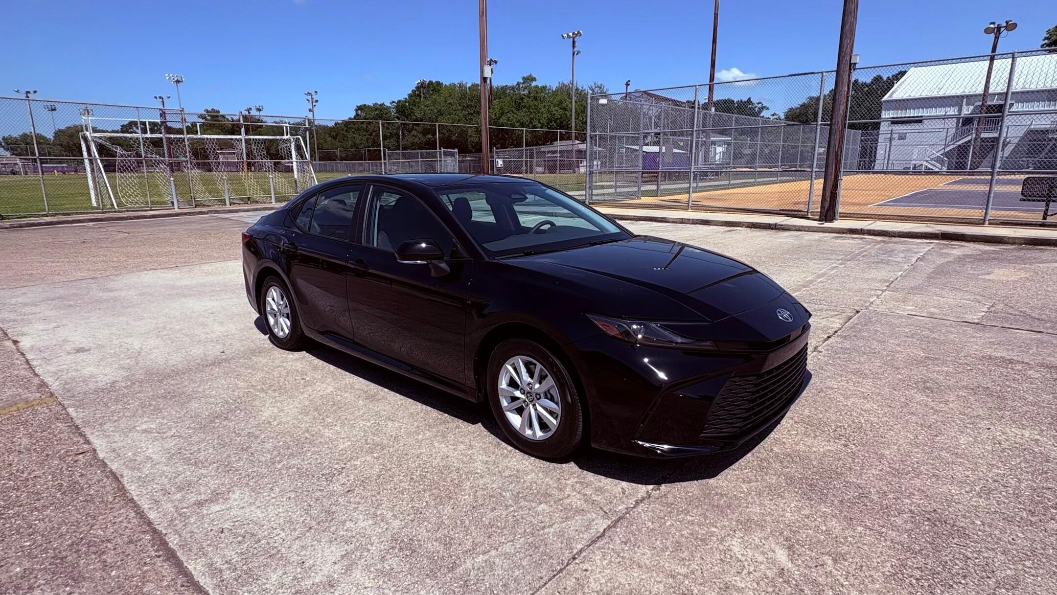 Toyota Camry Hybrid 2025 in Jefferson, LA