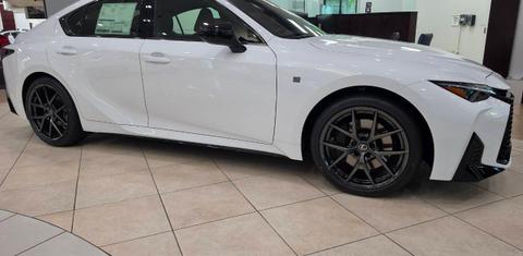 Lexus IS 2026