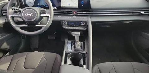 Hyundai Elantra 2024