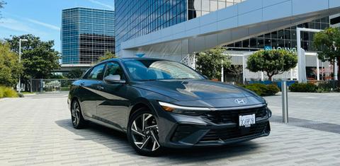 Hyundai Elantra 2024