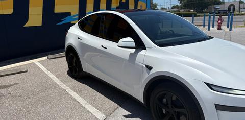 Tesla Model Y 2026