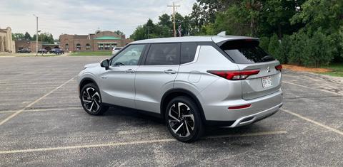 Mitsubishi Outlander Plug-In Hybrid 2025