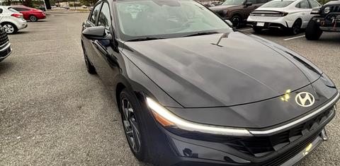 Hyundai Elantra 2025