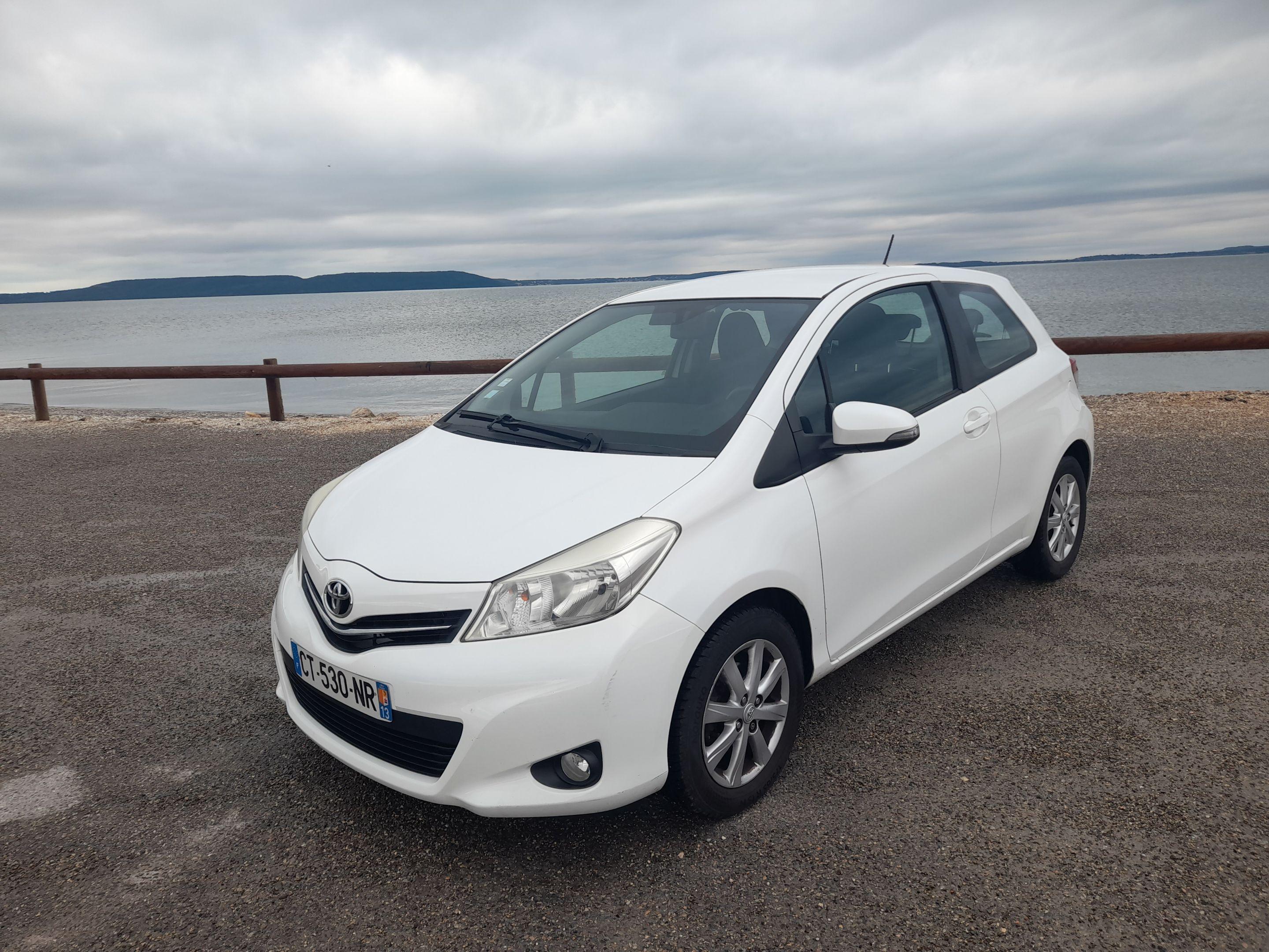 Toyota YARIS 2013 à Vitrolles