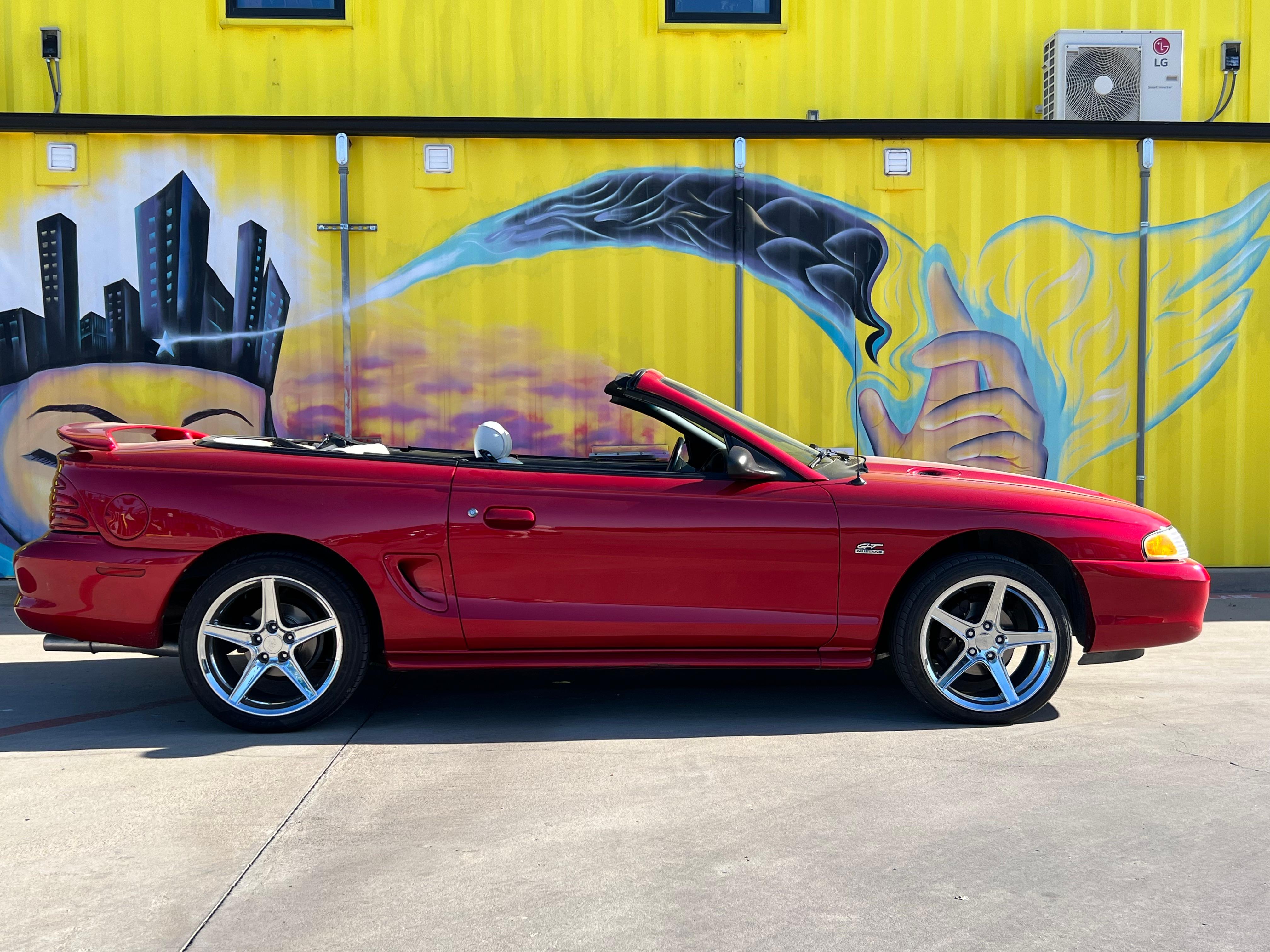 Ford Mustang gt convertible 1995 rental in Fort Worth, TX by