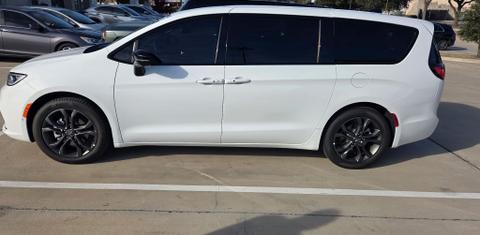 Chrysler Pacifica 2026