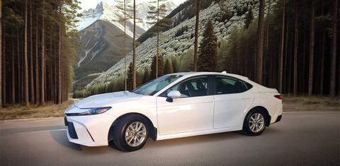 Toyota Camry Hybrid 2025