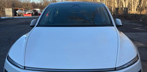 Tesla Model Y 2026