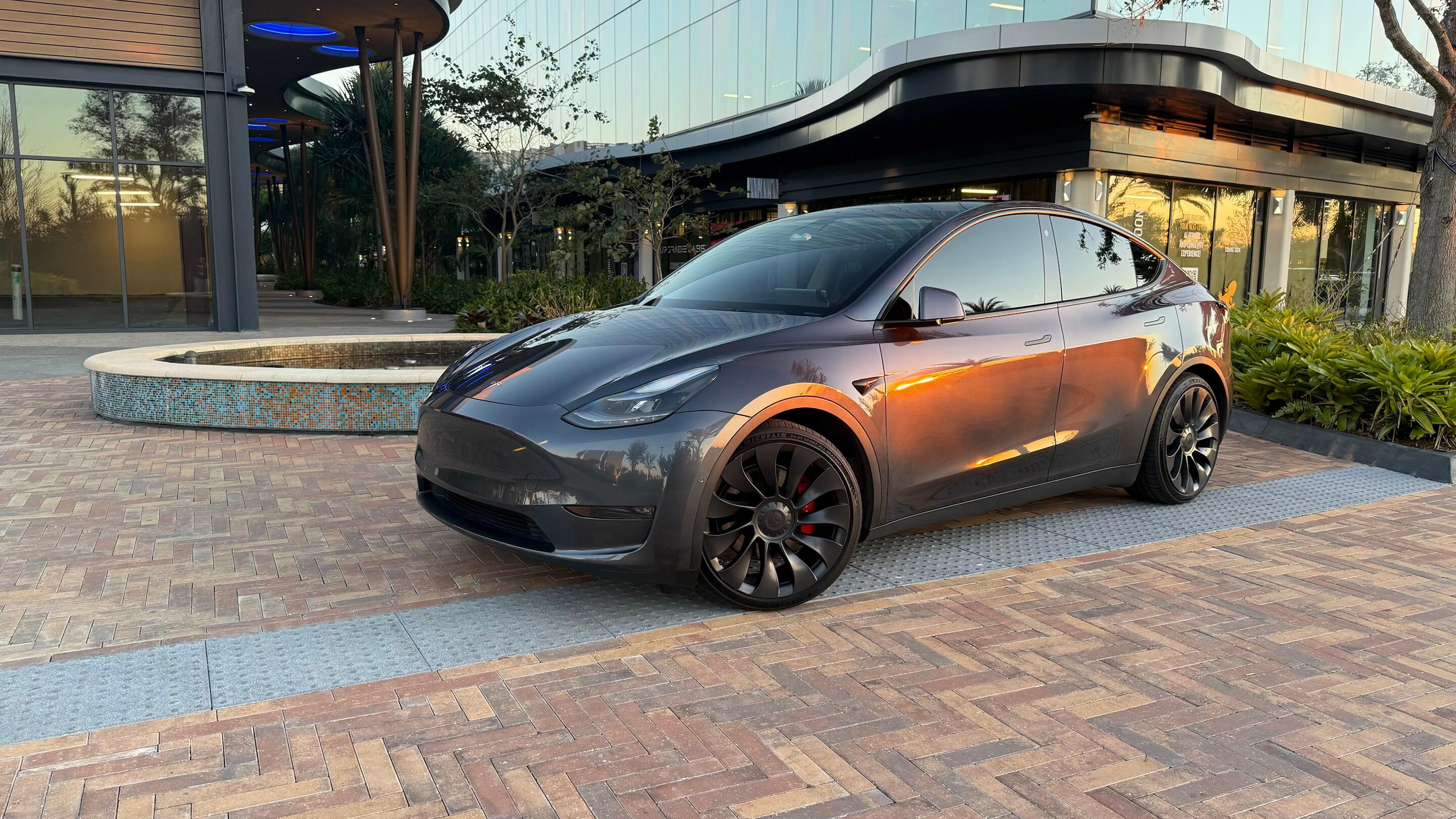 Tesla Model Y 2021 in Orlando, FL