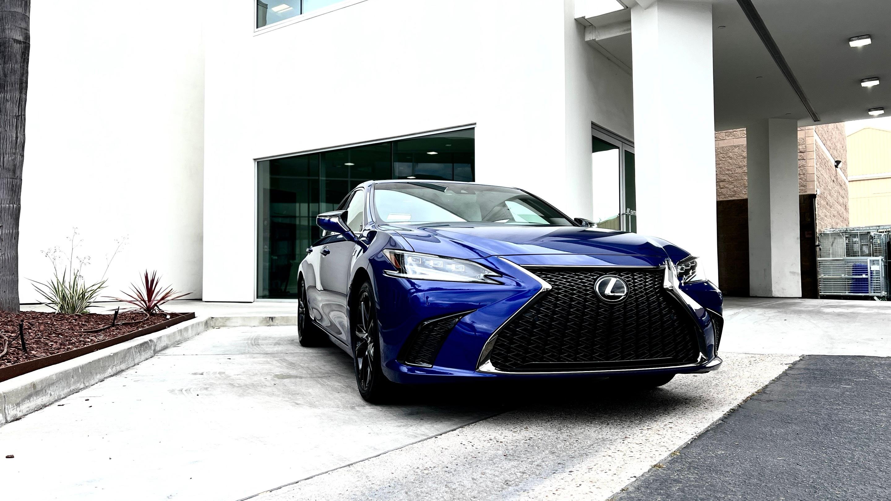 Lexus ES 2023 in Los Angeles, CA