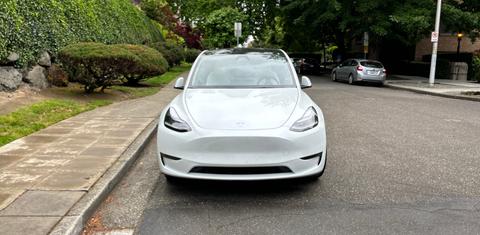 Tesla Model Y 2024