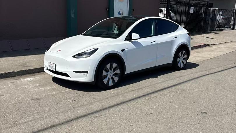 Tesla Model Y 2024 in Folsom, CA