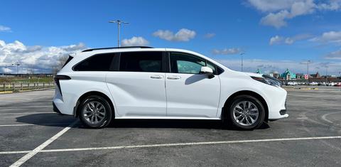 Toyota Sienna 2025