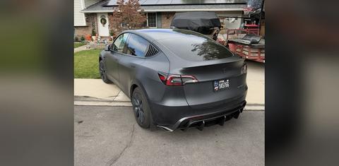 Tesla Model Y 2024