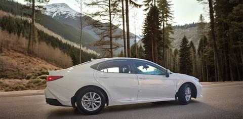 Toyota Camry Hybrid 2025