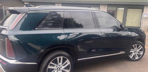 Cadillac VISTIQ 2026